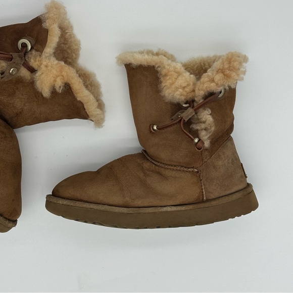 Ugg leather drawstring metal beads suede boot Chestnut Color Size 8 - Picture 2 of 4